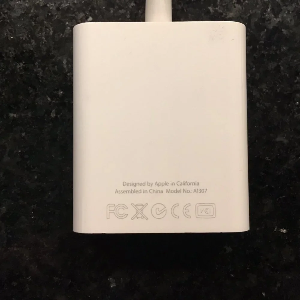 Apple Mini DisplayPort to VGA Adapter